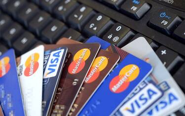 carte_credito_visa_mastercard_getty