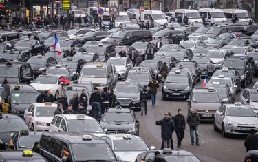 parigi_4_taxi_guerriglia