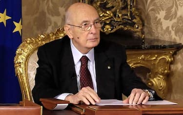 napolitano_firma_decreto_lettera