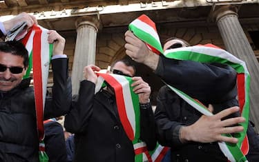 COMUNI: 400 AMMINISTRATORI IN CORTEO VERSO PREFETTURA MILANO 
