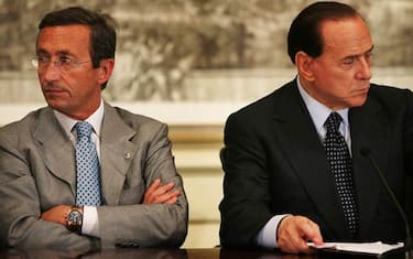 nuova_cartella_divorzio_berlusconi_fini_06