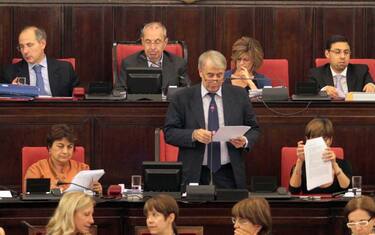 giuliano_pisapia_milano_ansa