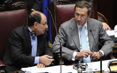 'Sfida' tra le Camere sui tagli. Ma gli stipendi non calano