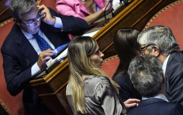 Riforme, ok al Senato dei 100. Ma Lega e M5S lasciano l'Aula