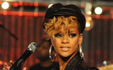 rihanna_hope_for_haiti