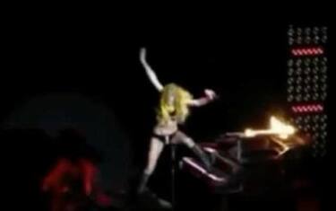 lady_gaga_caduta