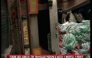 Tir travolge i passanti, l'autista era senza patente
