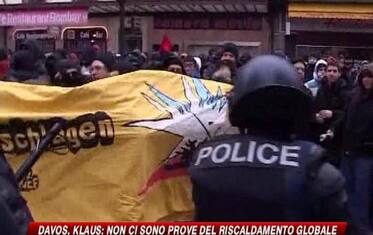 Davos, intesa dei grandi contro la crisi
