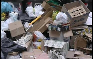 Palermo soffoca tra la spazzatura. Arriva Bertolaso