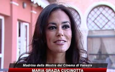 Venezia, la Cucinotta apre il Festival. C'è subito Tornatore