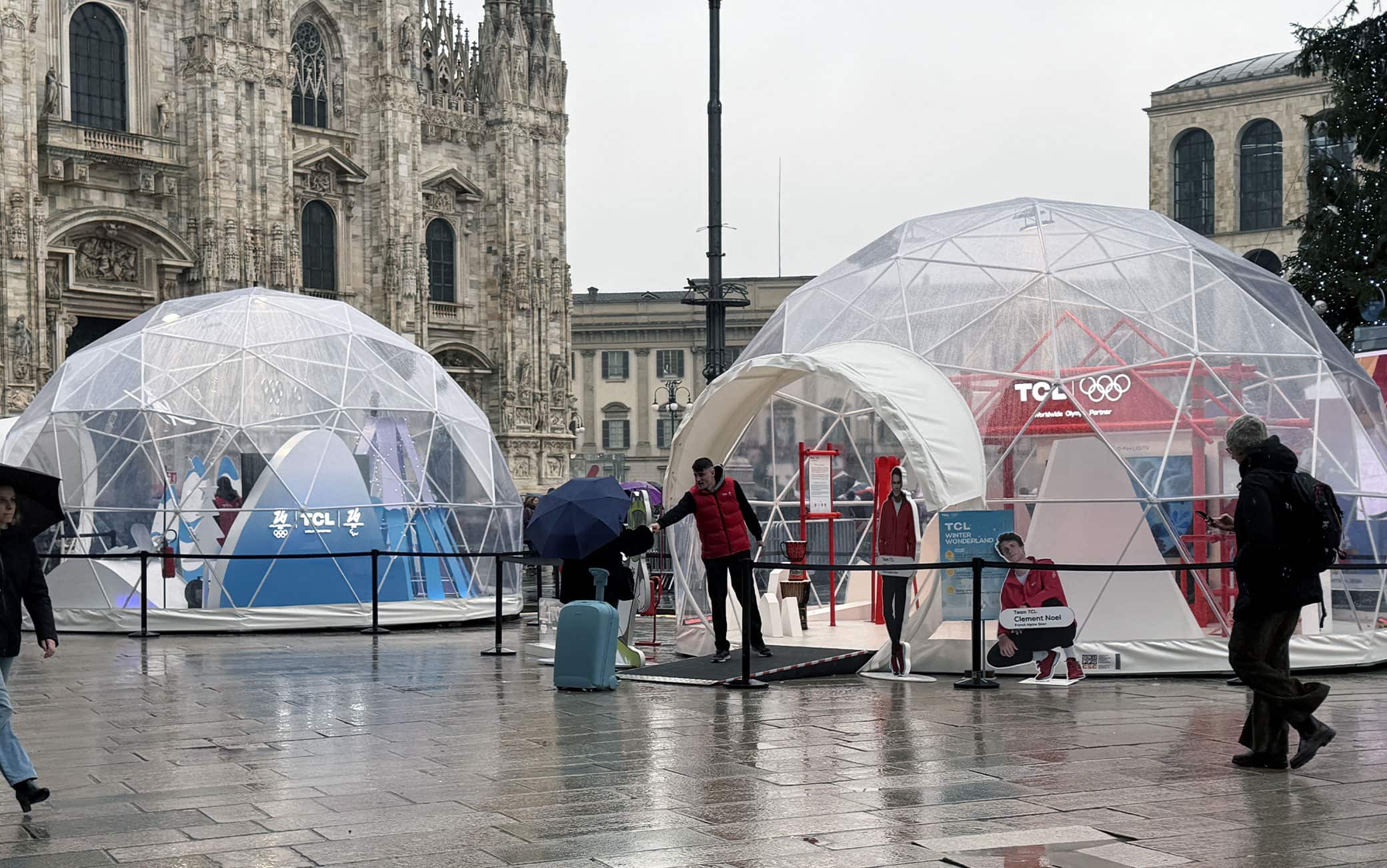 Il villaggio di Natale di TCL in Piazza Duomo