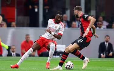 IPA88608374 - Dodi Lukebakio of SL Benfica controls the ball during the UEFA Europa League 2026/27 League Phase match between AC Milan and SL Benfica at Stadio San Siro on September 16, 2026 in Milan, Italy.   (Photo by Sportinfoto/DeFodi Images)