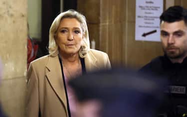 epa12646302 Rassemblement National (RN) parliamentary party leader Marine Le Pen (L) arrives at the Paris courthouse on the opening day of the appeal trial in the RN's embezzlement case, in Paris, France, 13 January 2026. Marine Le Pen and 11 co-defendants are appearing before a Paris appeals court between 13 January and 12 February in an embezzlement case involving alleged 'fake' parliamentary assistant jobs. The outcome will be a deciding factor in whether she can run in the 2027 presidential election, following a March 2025 ruling that barred her from public office for five years with immediate effect.  EPA/YOAN VALAT