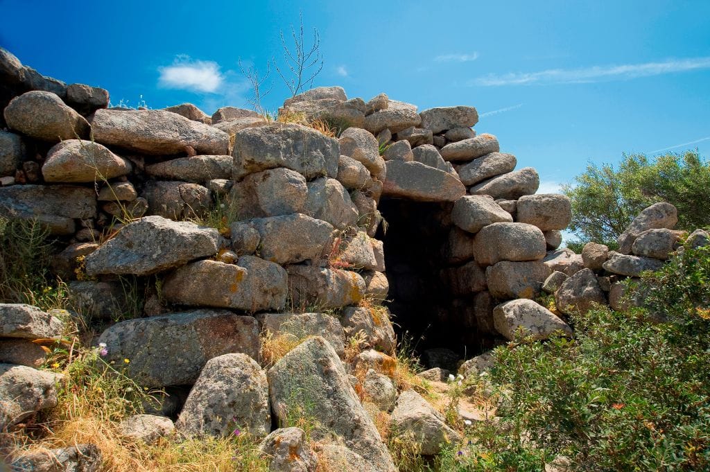 Nuraghe Tuttusoni. Aglientu. Sardinia. Italy. Europe. (Photo by: Enrico Spanu/REDA/Universal Images Group via Getty Images)
