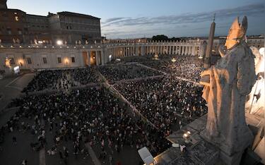 Faithful in Sint Peter's square on the first day of the conclave to elect the next Pope, Vatican City, 07 May 2025. 
ANSA/ALESSANDRO DI MEO