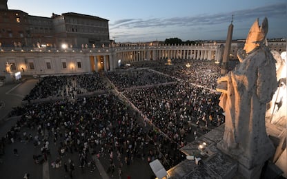 Faithful in Sint Peter's square on the first day of the conclave to elect the next Pope, Vatican City, 07 May 2025. 
ANSA/ALESSANDRO DI MEO
