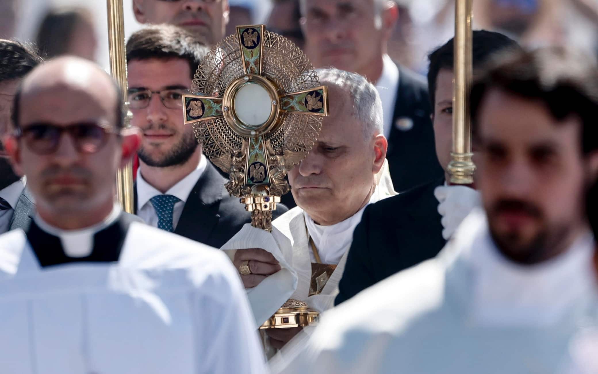 epa13021792 Pope Leo XIV takes part in the Corpus Christi procession after leading a mass in Cibeles Square in Madrid, Spain, 07 June 2026. Pope Leo XIV is undertaking an official six-day visit to Spain from 06 to 12 June 2026, covering Madrid, Barcelona, and the Canary Islands.  EPA/Sergio Perez