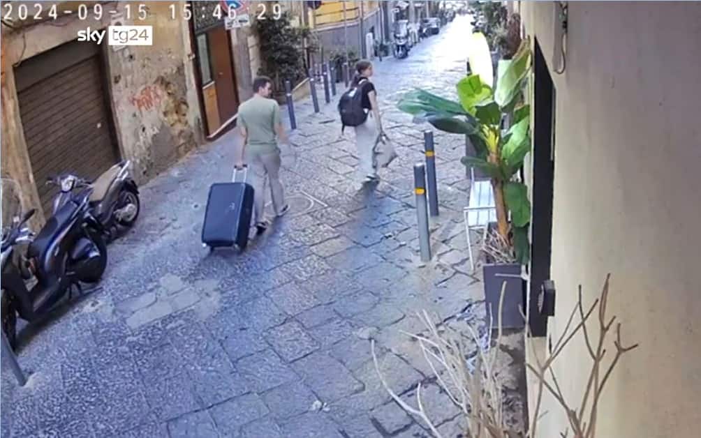 Le ultime immagini della vittima prima di essere colpita