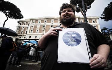 Mario Adinolfi durante la consegna dei simboli elettorali presso il Viminale per le elezioni europee, Roma, 07 aprile 2019. ANSA/ANGELO CARCONI