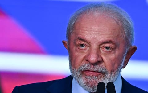 epa12385939 Brazilian President Luiz Inacio Lula da Silva delivers a speech during an event at the Palacio do Planalto in Brasilia, Brazil, 17 September 2025. Lula signed a law imposing limits on the use of social media by children and adolescents.  EPA/ANDRE BORGES