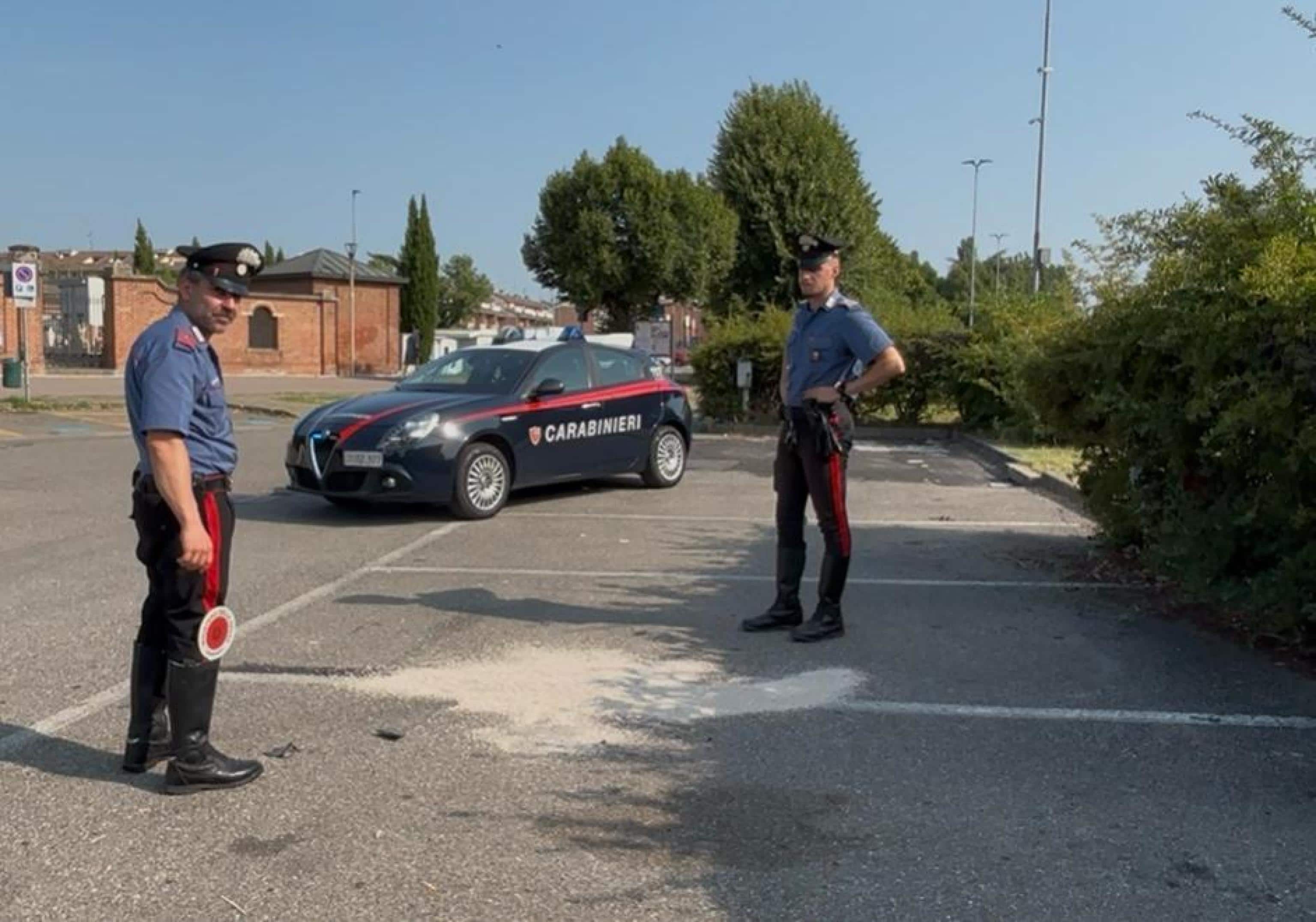 Un uomo è di 31 anni è morto nella serata di                  ieri in un parcheggio a Zibido                  San Giacomo nel Milanese investito da un'auto in cui                  conducente è stato arrestato per omicidio volontario. Sembra                  che i due volessero chiarire una questione riguardante una                  ragazza, 22 Giugno 2026. ANSA/US CC