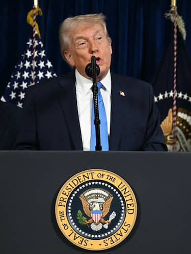 US President Donald Trump, alongside Secretary of State Marco Rubio (L) and US Secretary of Defense Pete Hegseth (R), speaks to the press following US military actions in Venezuela, at his Mar-a-Lago residence in Palm Beach, Florida, on January 3, 2026. President Trump said Saturday that US forces had captured Venezuelan leader Nicolas Maduro after launching a "large scale strike" on the South American country. (Photo by Jim WATSON / AFP via Getty Images)