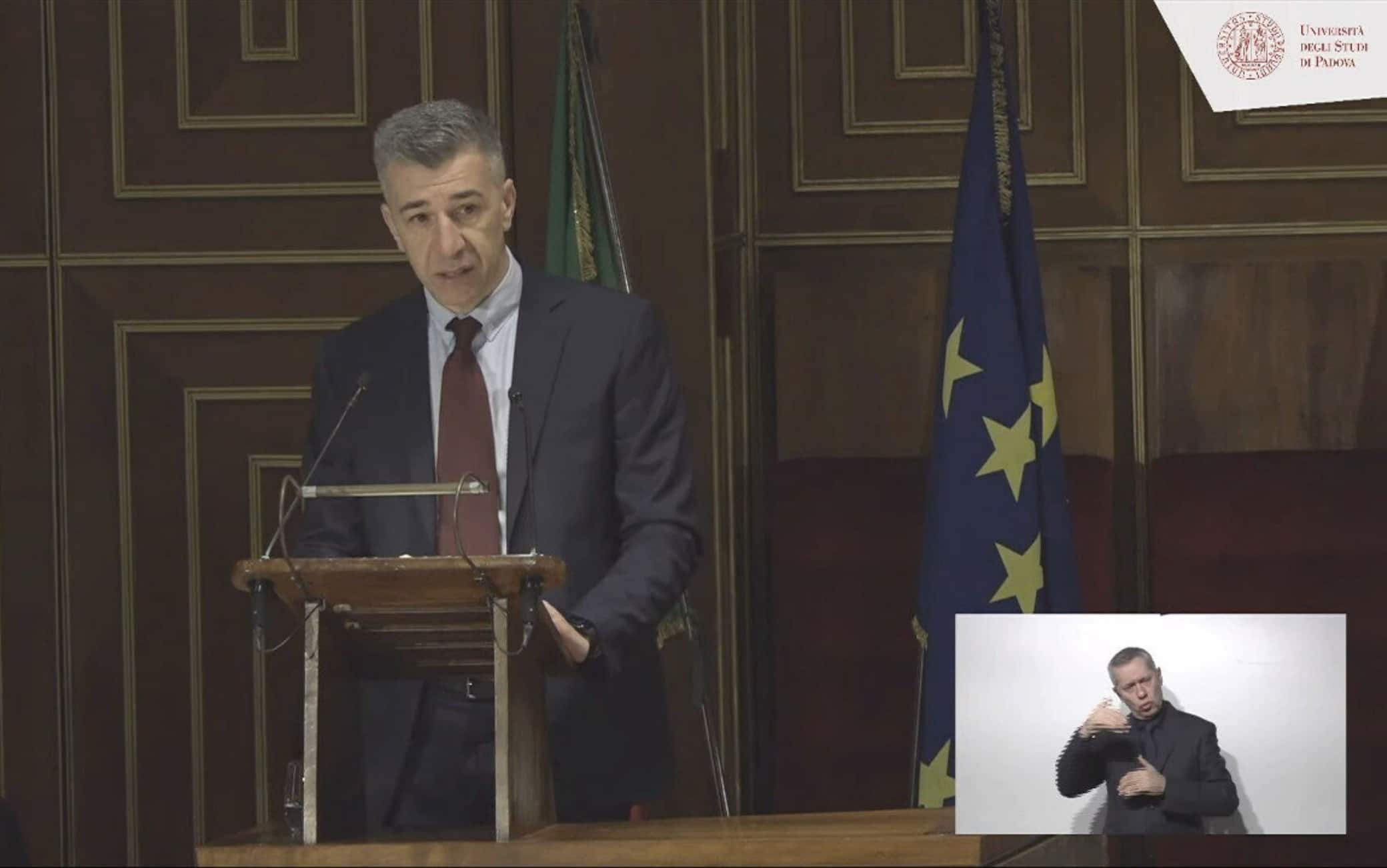 Gino Cecchettin, papà di Giulia, alla cerimonia