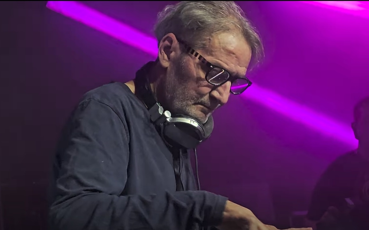 Morto DJ Mozart, alias Claudio Rispoli: aveva 67 anni | Sky TG24