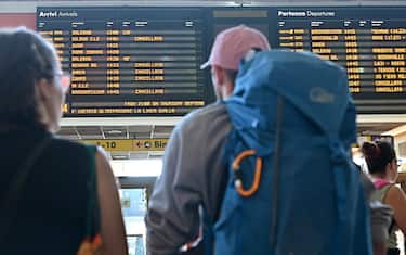 Sciopero nazionale del personale del grupp FS Italiane presso la stazione di Porta Nuova, Torino, 5 settembre 2025 ANSA/ ALESSANDRO DI MARCO