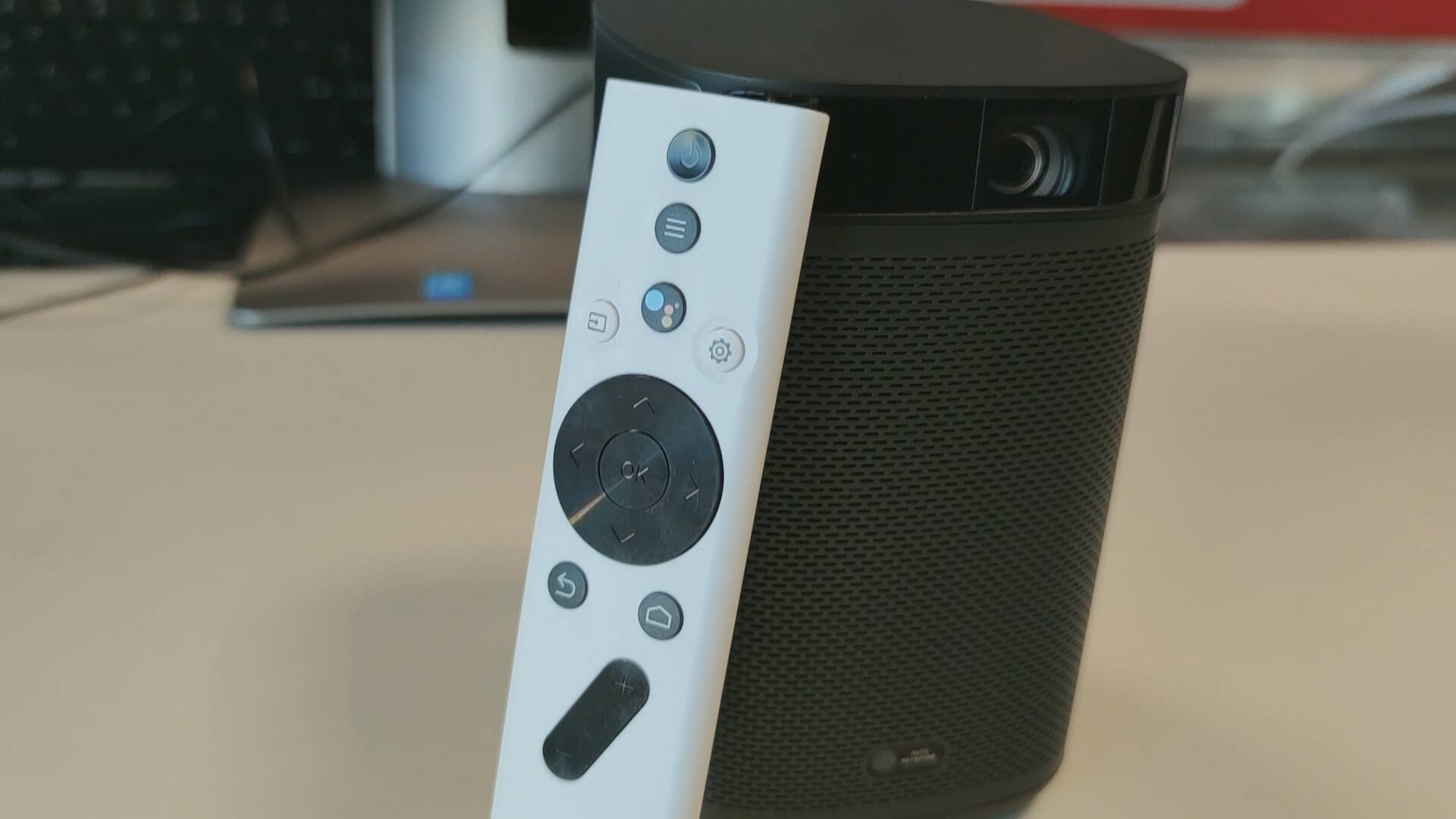 Proiettore e telecomando