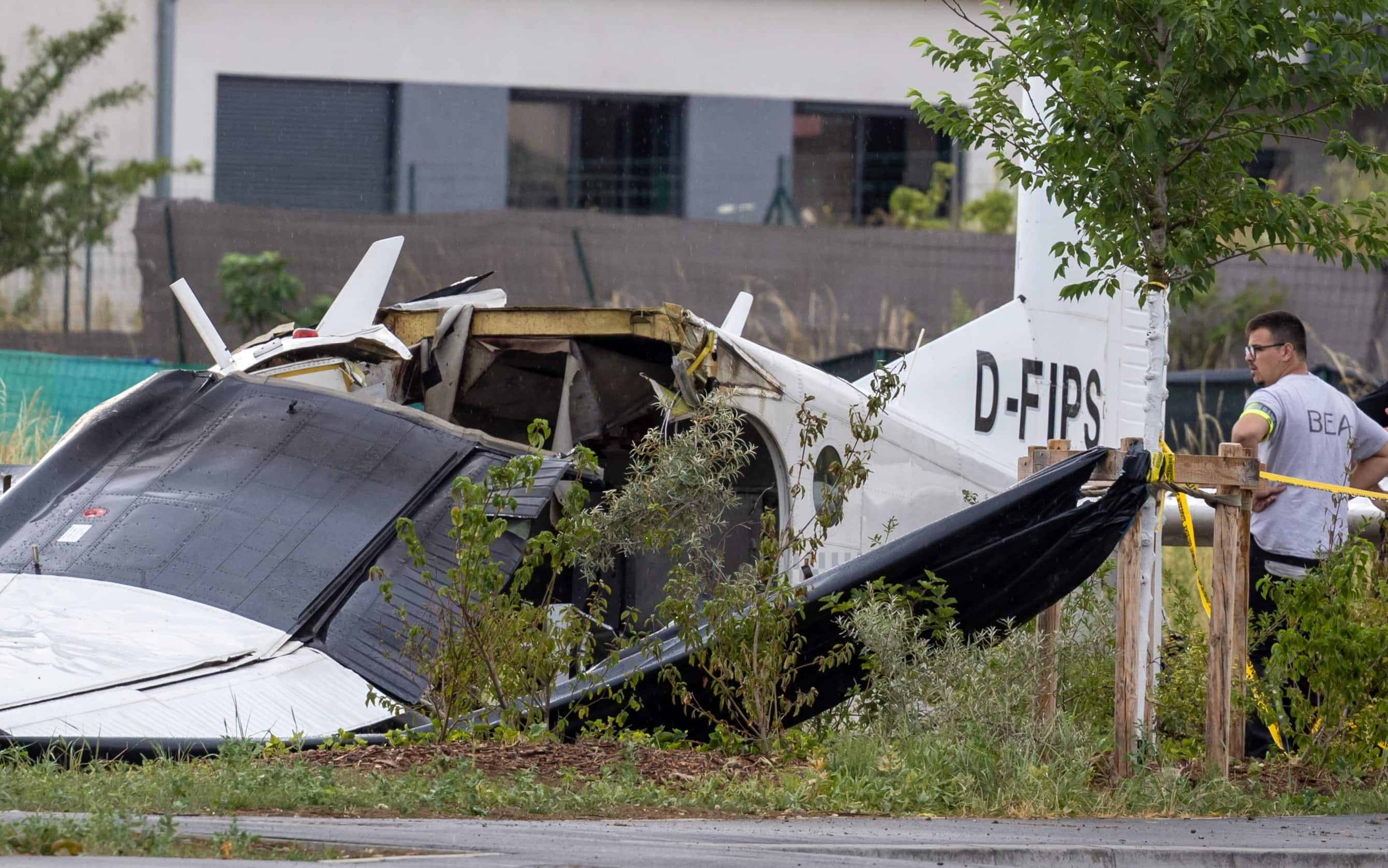 Precipita in Francia l'aereo degli allievi paracadutisti