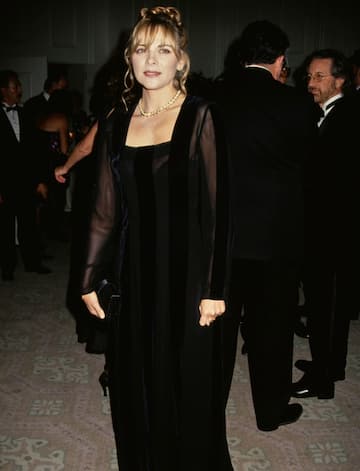 Kim Cattrall attends the American Committee for the Weizmann Institute of Science's Chaim Weizmann Award for Philanthropic Leadership Salute to Steven Spielberg at the Beverly Hilton Hotel in Beverly Hills, California, united States, 1st October 1994.  (Photo by Vinnie Zuffante/Getty Images)