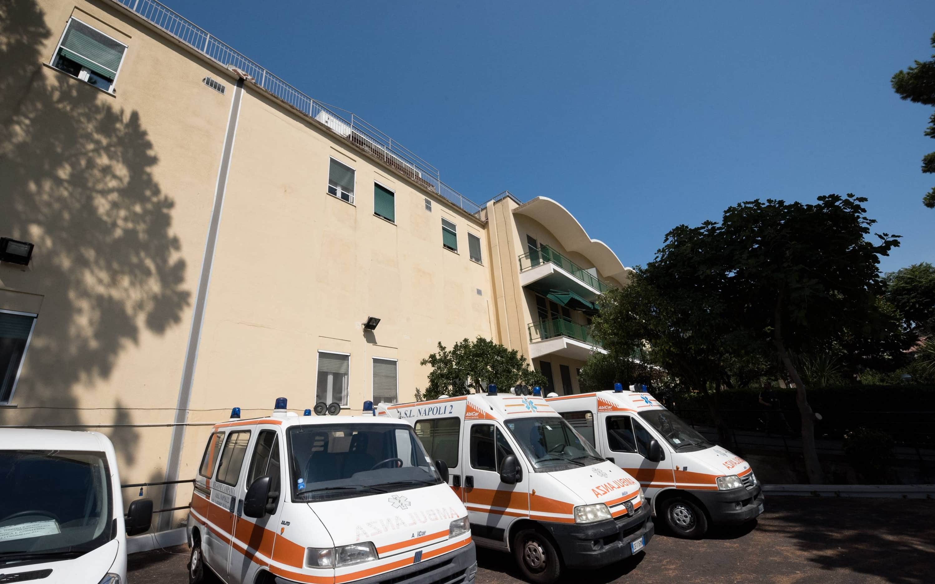 Ischia, donna aggredita da pitbull: amputata una gamba