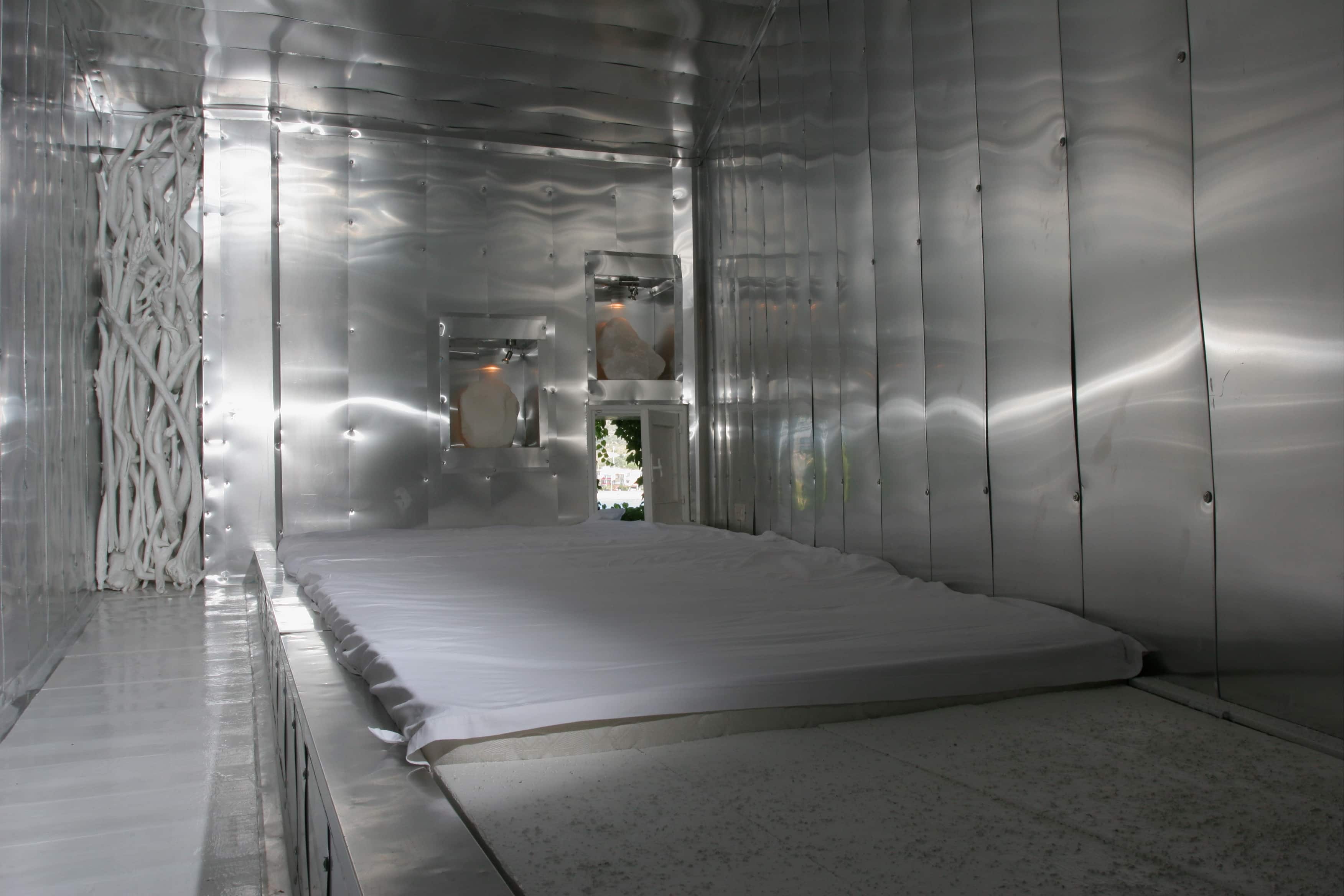 La 'Stanza dei portatori d'acqua' dell'Atelier sul Mare, nel Messinese