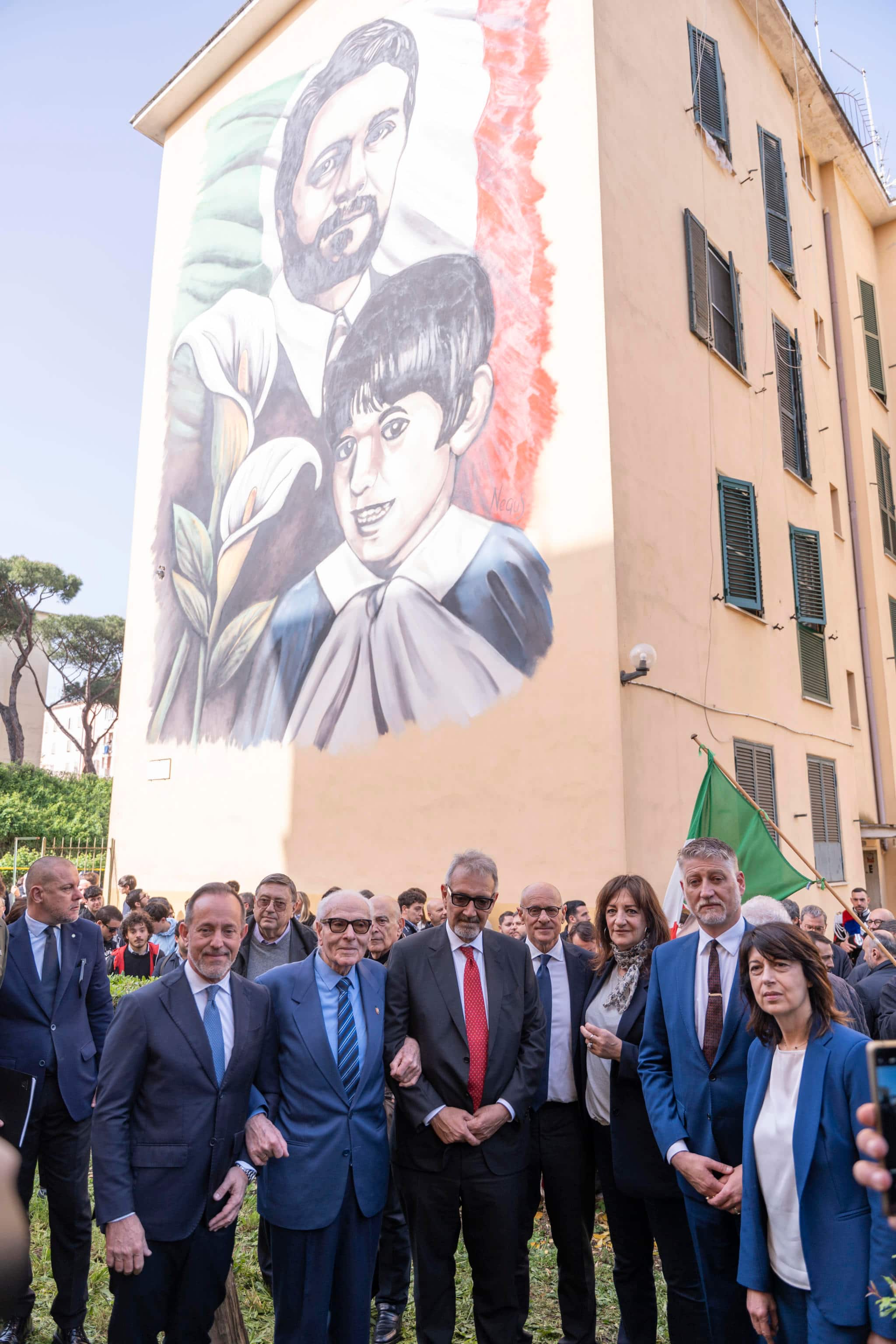 il presidente della Regione Lazio Francesco Rocca, alla cerimonia di commemorazione nel 52esimo anniversario della strage di Primavalle dov'è stato inaugurato il murale per i fratelli Mattei, Roma, 16 Aprile 2025. ANSA/US REGIONE LAZIO