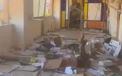 Frame video dell'interno della scuola De Gasperi, investita dalla tromba marina. Marsala, 9 ottobre 2026. ANSA/MAX FIRRERI