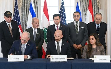 La firma dell'accordo