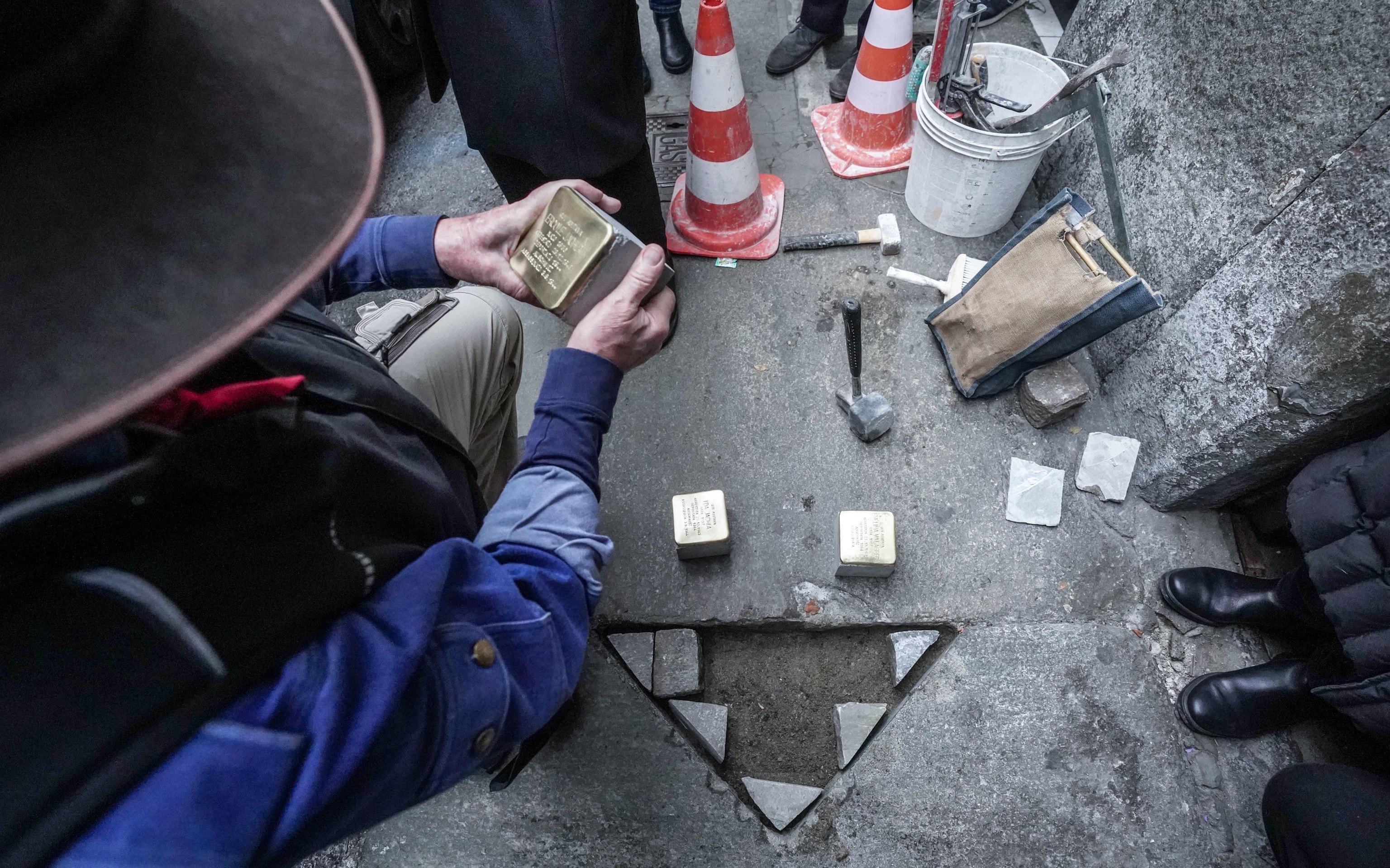 Cosa sono le pietre d'inciampo e dove sono in Italia, da Milano a Roma ...