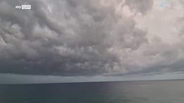 Meteo, maltempo nel primo weekend di agosto: il sole tornerà lunedì. Le previsioni