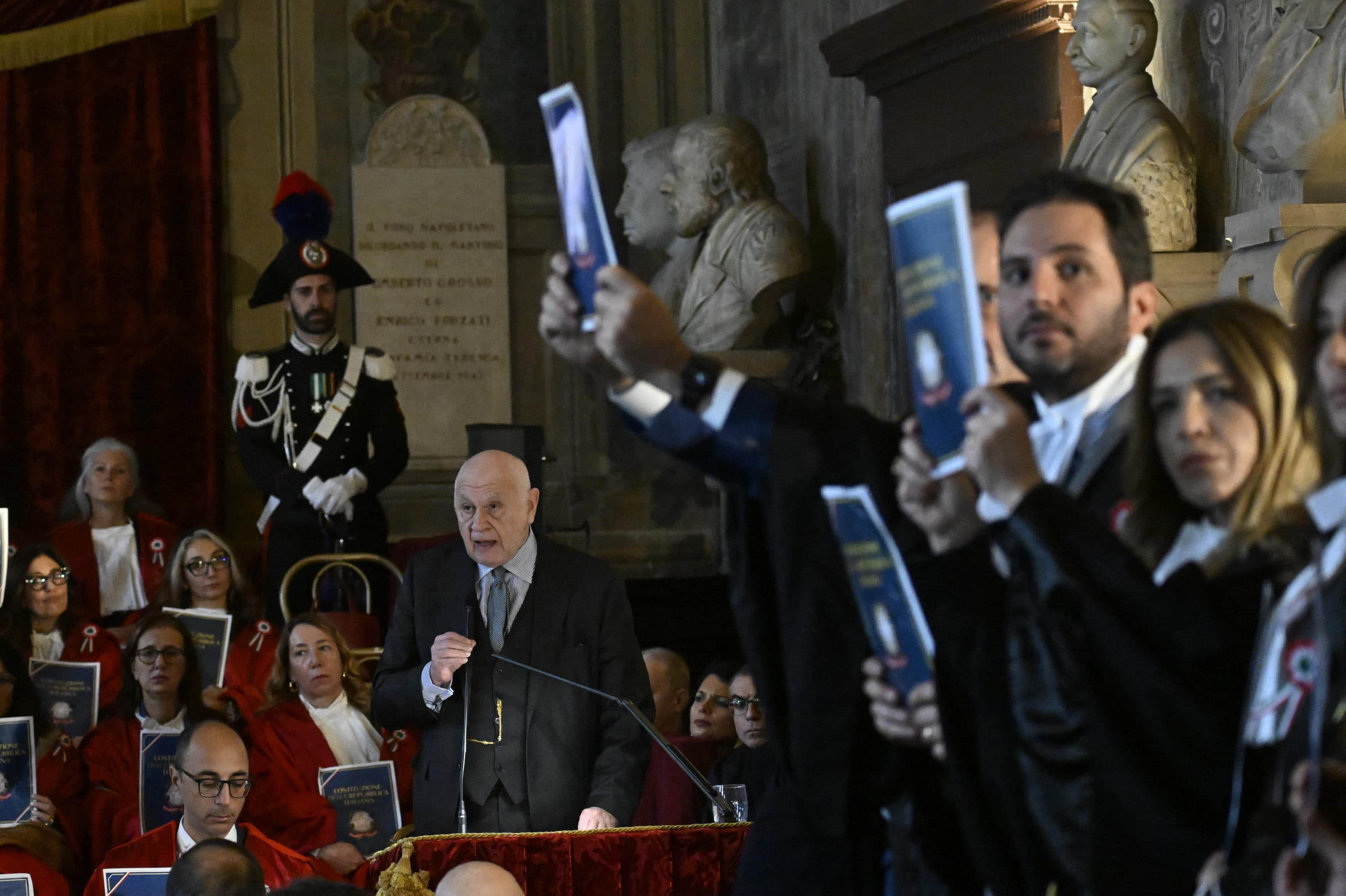 Il ministro della Giustizia Carlo Nordio nel corso dell'intervento svolto a Napoli in apertura dell'anno giudiziario nel Salone dei Busti di Castel Capuano, Napoli, 25 gennaio 2025. 
ANSA/ CIRO FUSCO