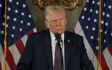 Trump non esclude forza militare per Panama e Groenlandia