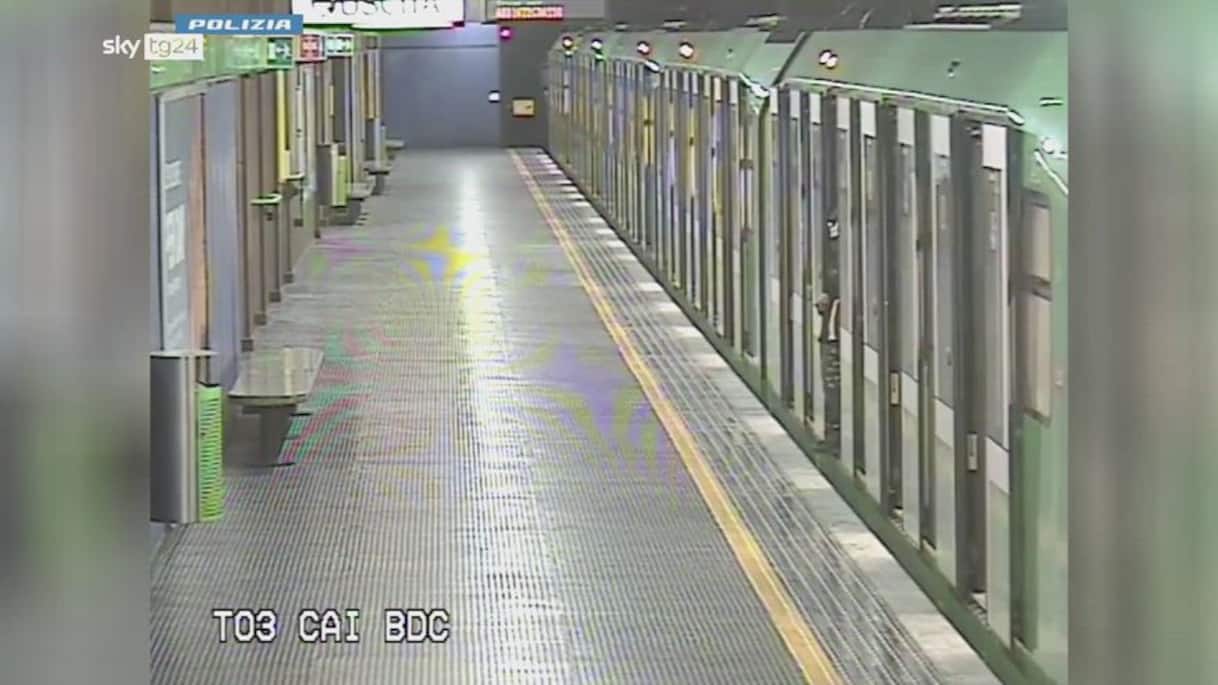 Milano, rapine violente in metro: fermati 5 giovani