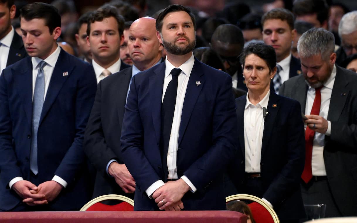 Roma, JD Vance a San Pietro con la famiglia per i riti del Venerdì ...