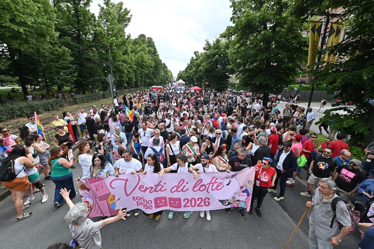 Torino Pride, il corteo del ventennale sfila con lo slogan "