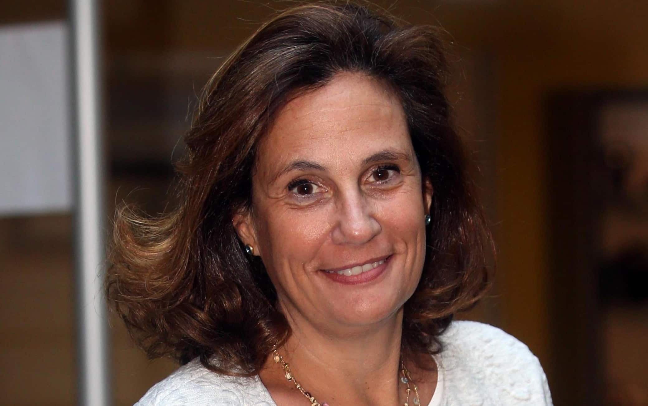 La professoressa Ilaria Capua posa a margine della presentazione del suo libro ''Io, trafficante di virus, una storia di scienza e di amara giustizia'' all'istituto Mario Negri di Milano, 28 marzo 2017. 
ANSA / MATTEO BAZZI