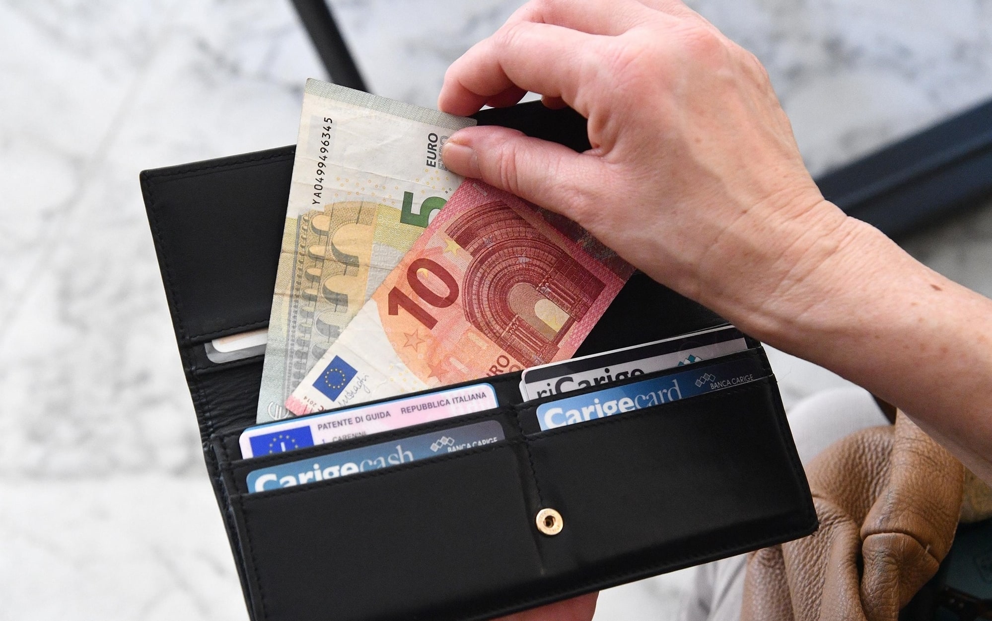 Nuove banconote euro: volti storici e addio ai 500