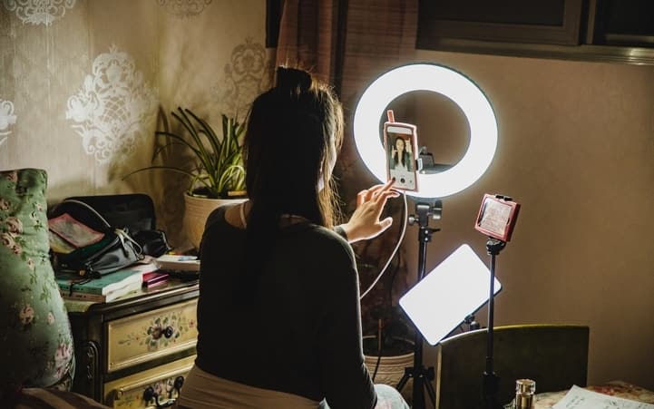 Influencer marketing, da settembre entra in vigore il nuovo codice di condotta Ue