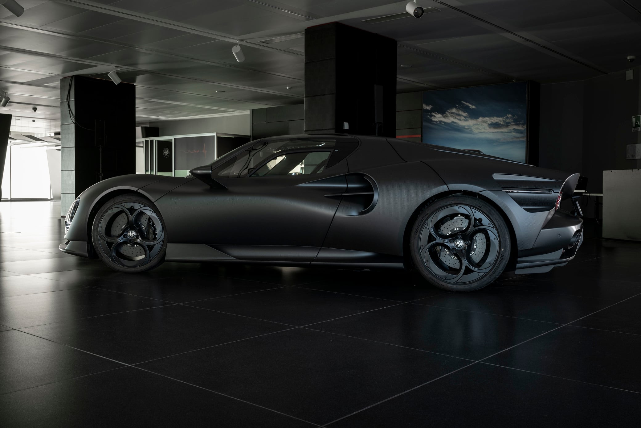 Alfa Romeo 33 Stradale Perla Nera