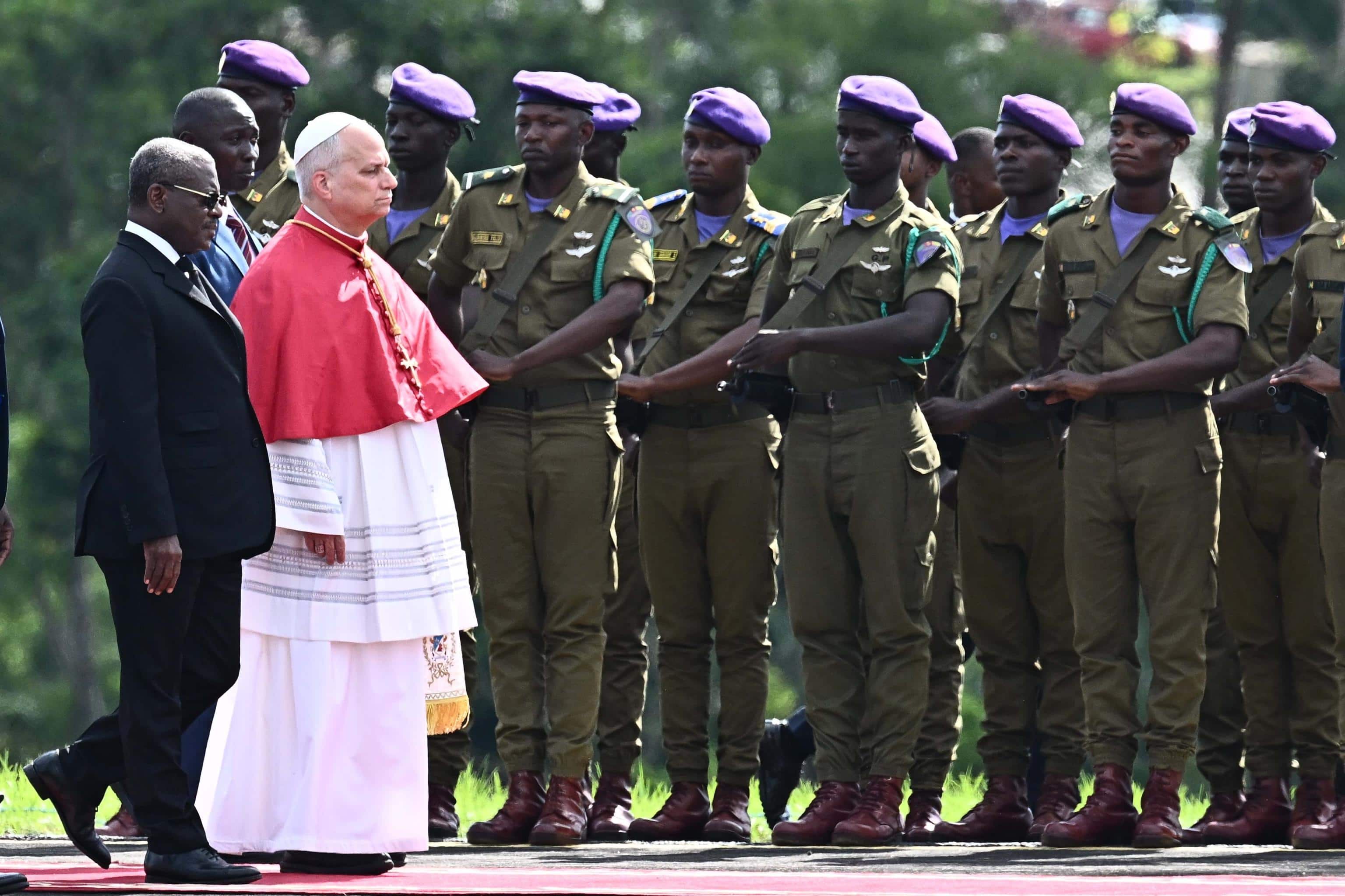 +++RIPETIZIONE CON DIDASCALIA CORRETTA+++ Pope Leo XIV arrives at Yaounde' Nsimalen International Airport in Yaounde', Cameroon,  on the third day of an 11-day apostolic journey to Africa, 15 April 2026.  ANSA/LUCA ZENNARO