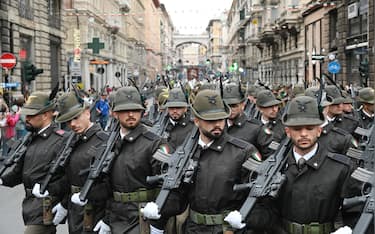 Adunata alpini a Genova